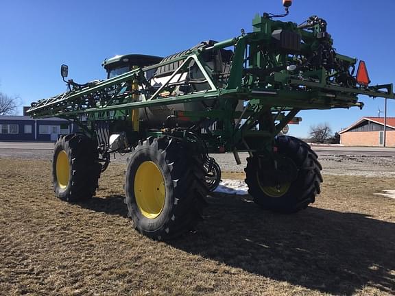 Image of John Deere R4044 equipment image 1