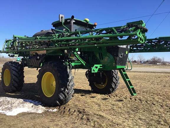 Image of John Deere R4044 equipment image 3