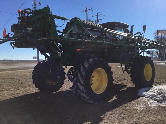 Image of John Deere R4044 equipment image 4