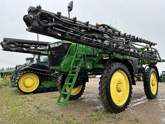 Image of John Deere R4044 equipment image 1