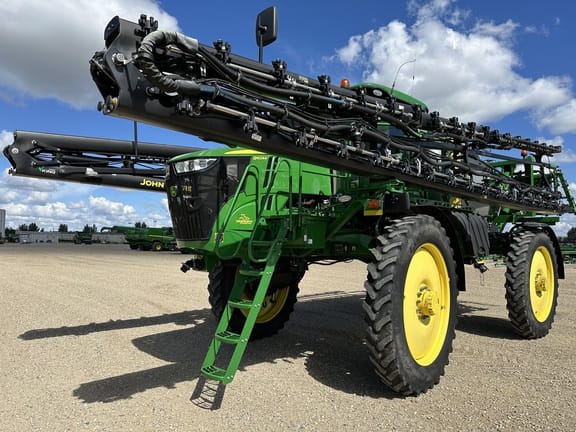 2020 John Deere R4044 Equipment Image0