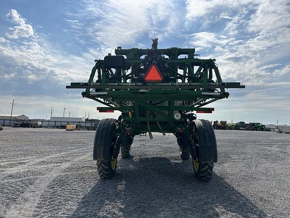 Image of John Deere R4044 equipment image 3