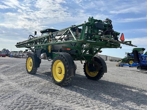 Image of John Deere R4044 equipment image 2