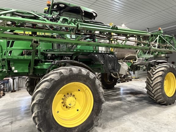 Image of John Deere R4044 equipment image 3