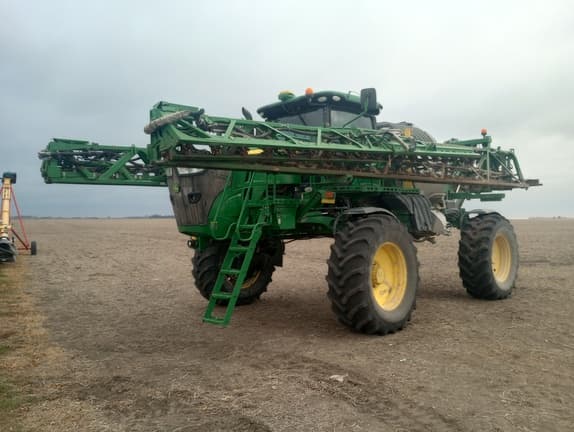 Image of John Deere R4044 equipment image 1