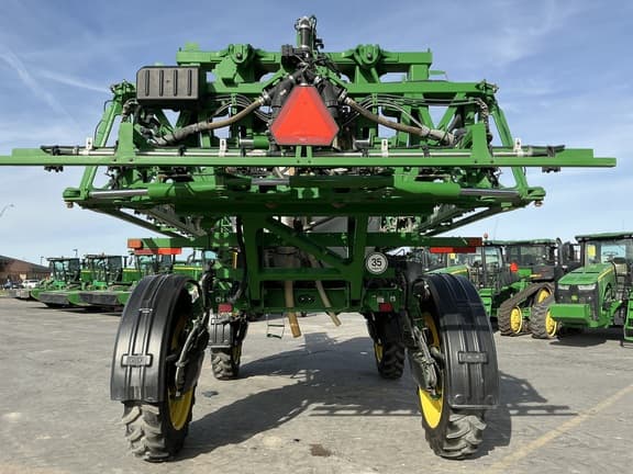 Image of John Deere R4044 equipment image 3