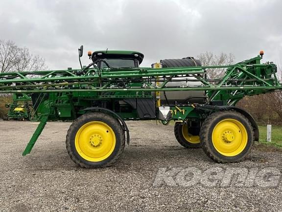 Image of John Deere R4044 equipment image 3