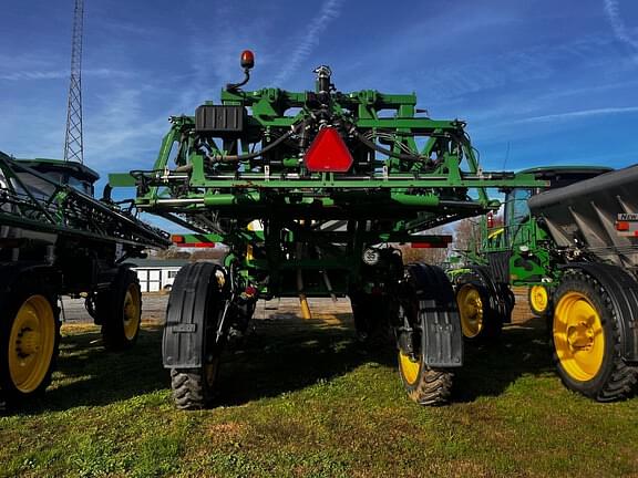 Image of John Deere R4044 equipment image 2