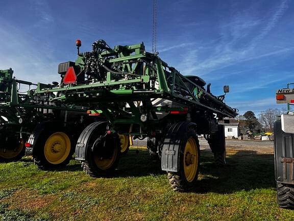 Image of John Deere R4044 equipment image 1