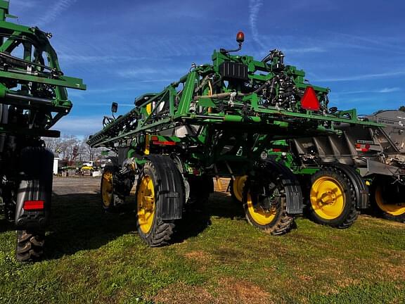 Image of John Deere R4044 equipment image 3