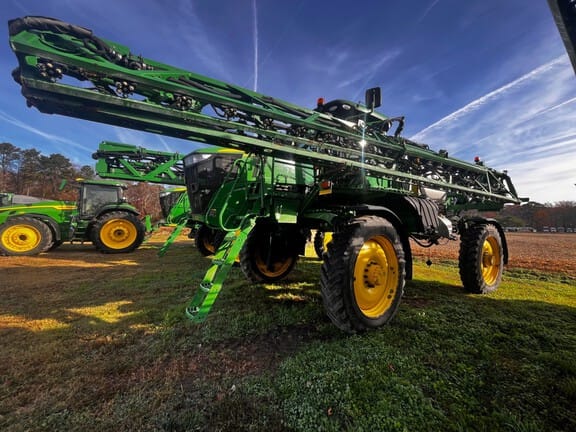 2020 John Deere R4044 Equipment Image0