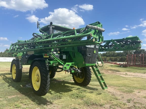 Image of John Deere R4044 equipment image 2