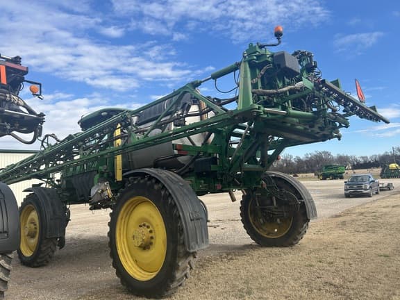 Image of John Deere R4044 equipment image 2