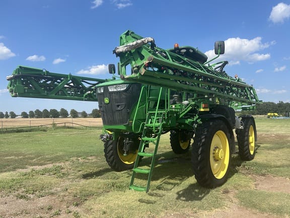 2020 John Deere R4044 Equipment Image0