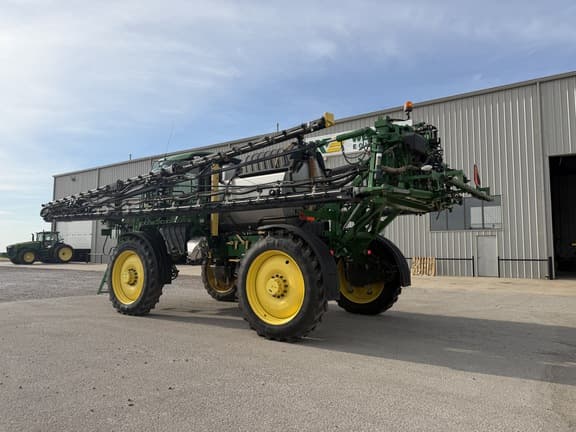 Image of John Deere R4044 equipment image 2