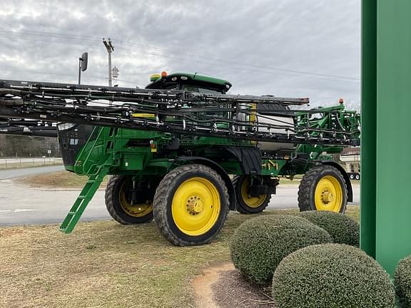 Image of John Deere R4044 equipment image 3