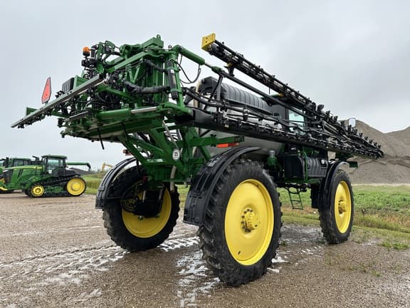 Image of John Deere R4044 equipment image 2