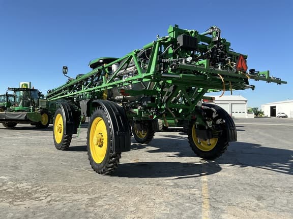 Image of John Deere R4044 equipment image 2