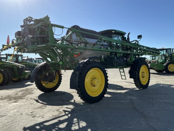 Image of John Deere R4044 equipment image 4