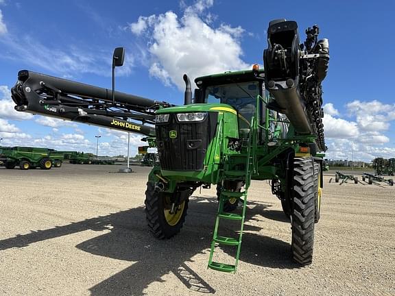 Image of John Deere R4044 equipment image 2