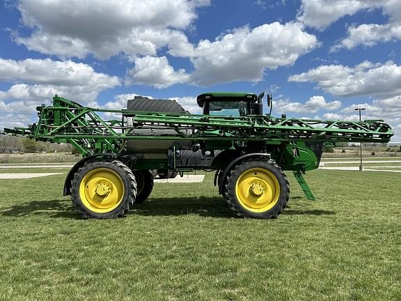 Image of John Deere R4044 equipment image 4