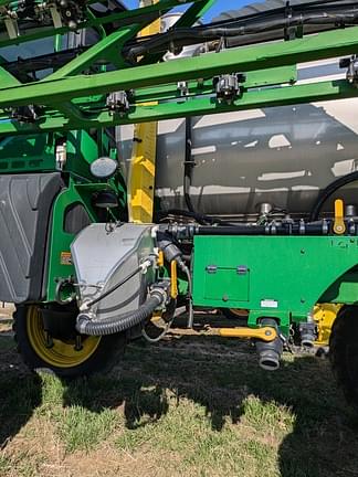 Image of John Deere R4044 equipment image 4