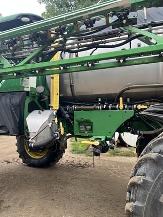 Image of John Deere R4044 equipment image 2