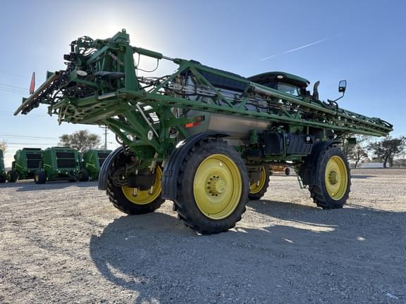 Image of John Deere R4044 equipment image 3