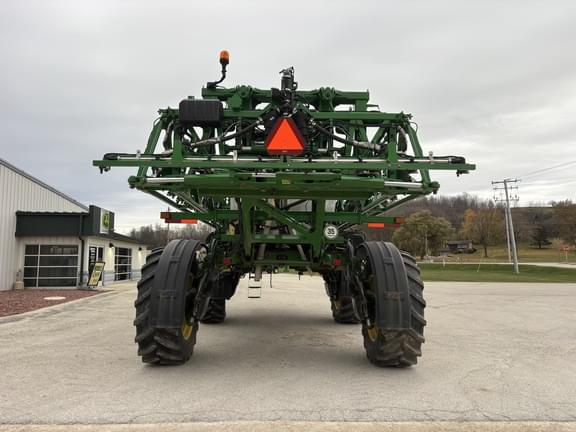Image of John Deere R4044 equipment image 3