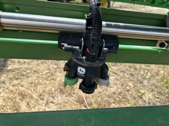 Image of John Deere R4044 equipment image 3