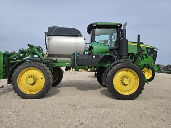 Image of John Deere R4044 equipment image 4