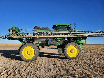 Main image John Deere R4044