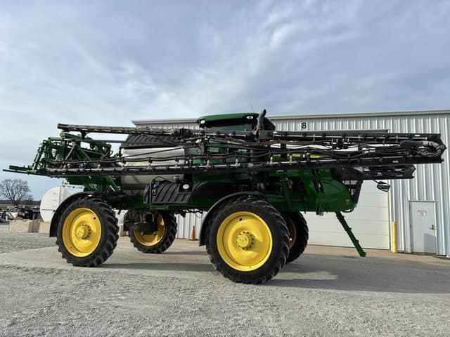 Image of John Deere R4044 equipment image 2