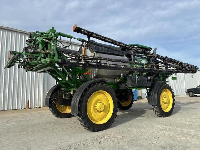 Image of John Deere R4044 equipment image 4