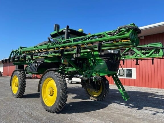 Main image John Deere R4044
