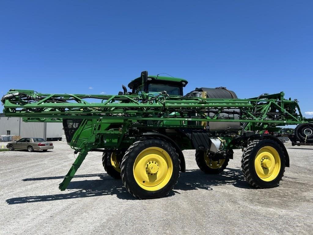 2021 John Deere R4044 Equipment Image0
