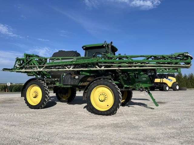 Image of John Deere R4044 equipment image 1