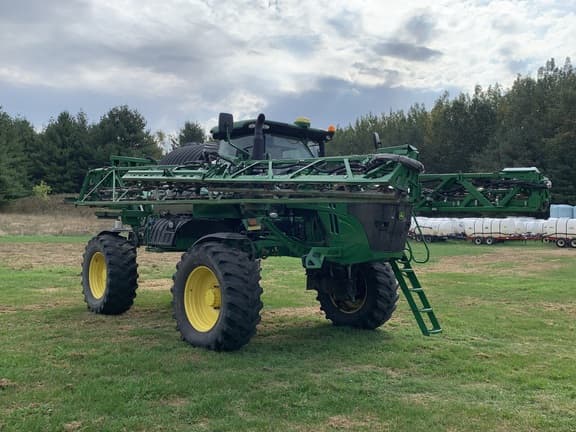 Image of John Deere R4044 equipment image 4