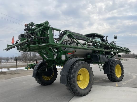 Image of John Deere R4044 equipment image 1