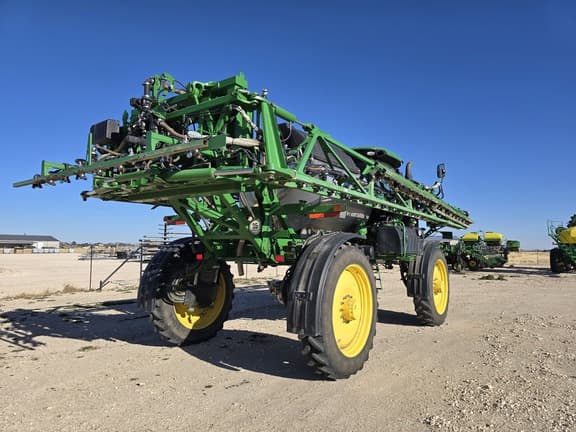 Image of John Deere R4044 equipment image 4