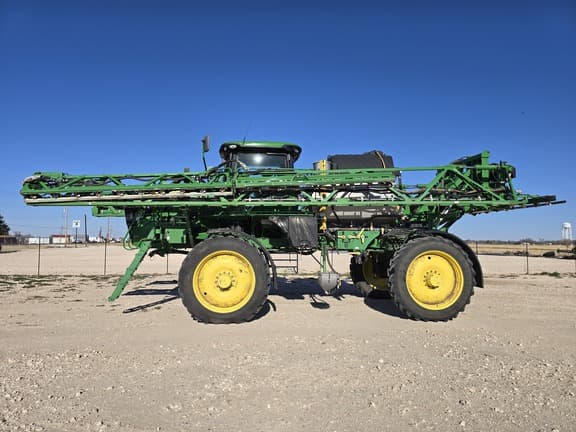 Image of John Deere R4044 equipment image 1