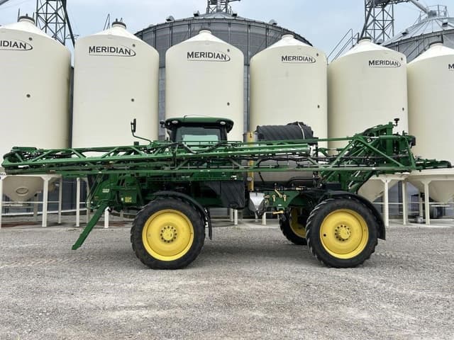 Image of John Deere R4044 equipment image 2