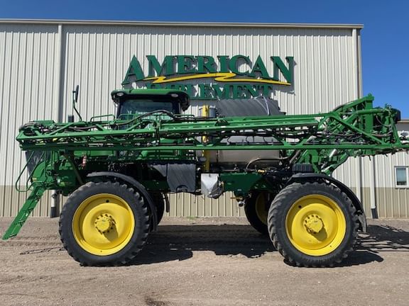 Main image John Deere R4044