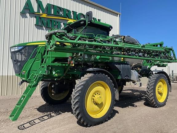 Image of John Deere R4044 equipment image 1