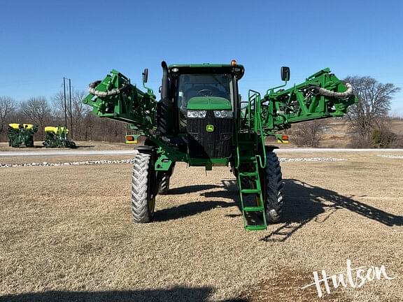 Image of John Deere R4044 equipment image 2