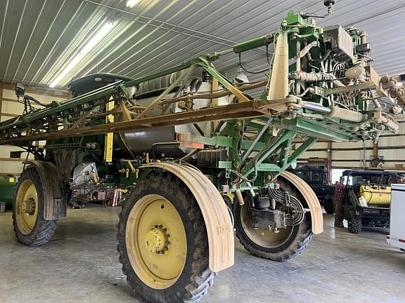 Image of John Deere R4044 equipment image 1