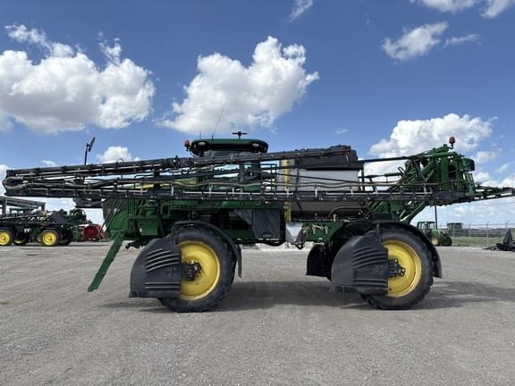 Image of John Deere R4044 equipment image 3