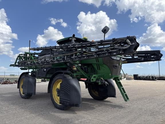 Image of John Deere R4044 equipment image 4