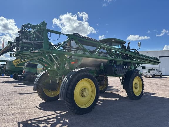 Image of John Deere R4044 equipment image 3