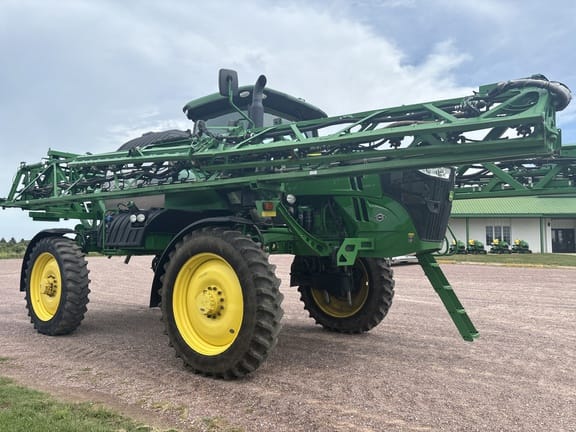 2020 John Deere R4044 Equipment Image0